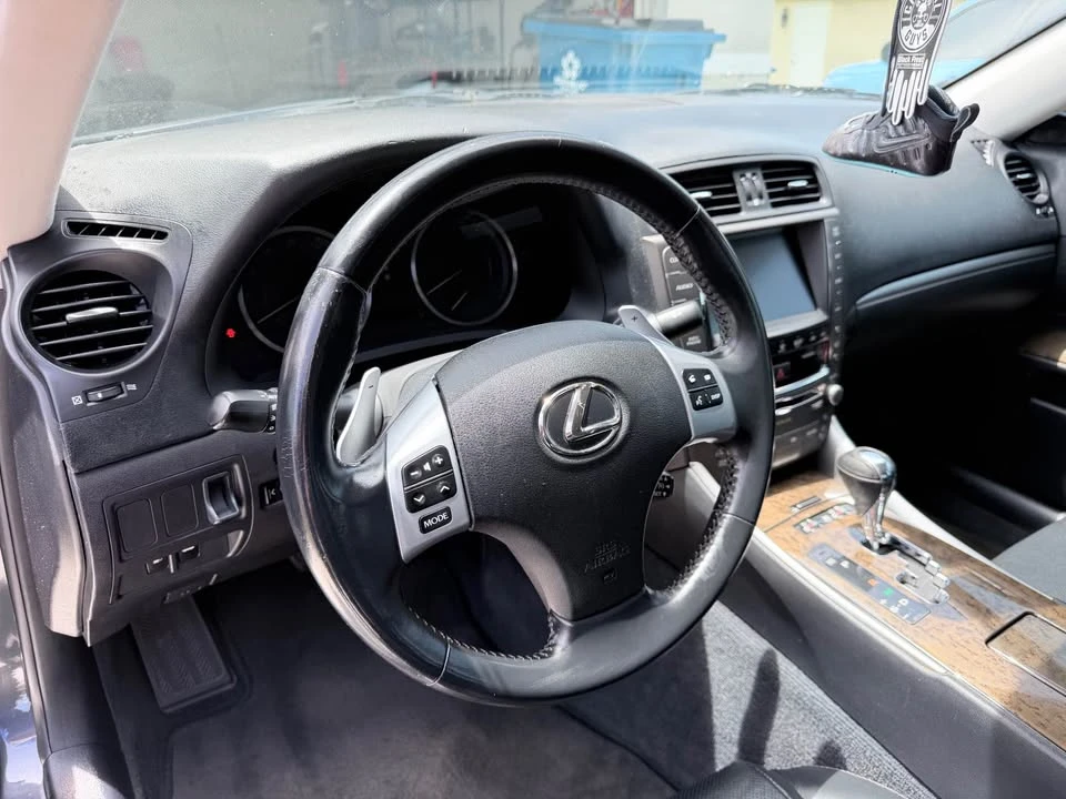 2011 Lexus IS 2nd Gen - Image 13 of 17