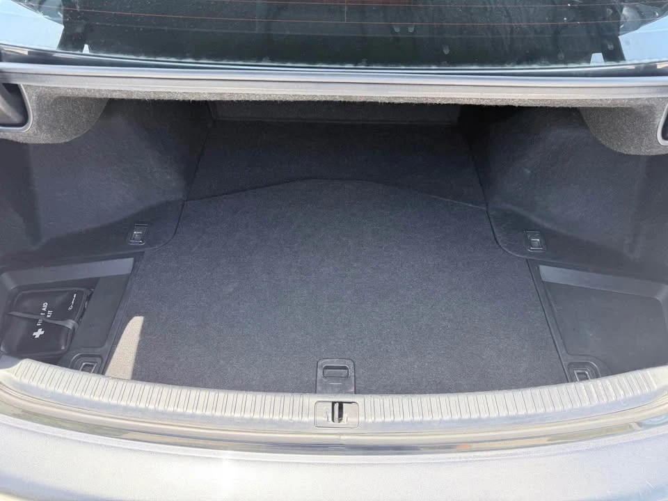 2011 Lexus IS 2nd Gen - Image 14 of 17