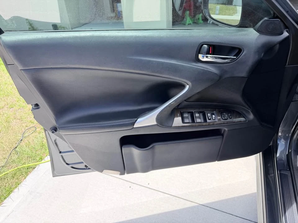 2011 Lexus IS 2nd Gen - Image 12 of 17