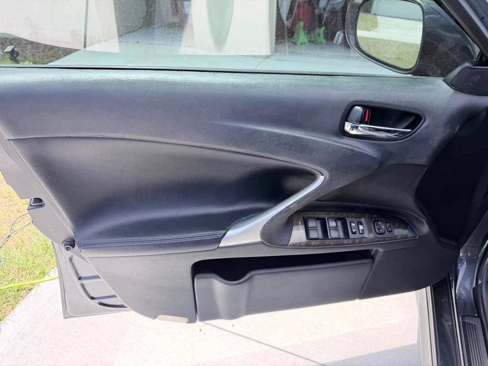 2011 Lexus IS 2nd Gen - Image 9 of 17