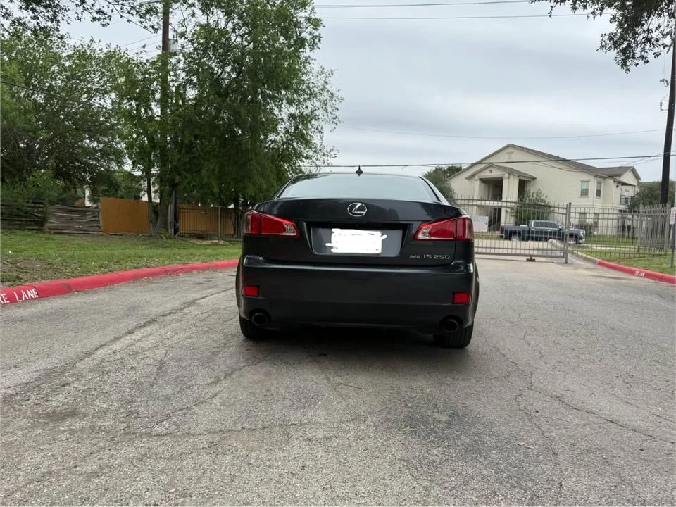 2011 Lexus IS 2nd Gen - Image 18 of 19