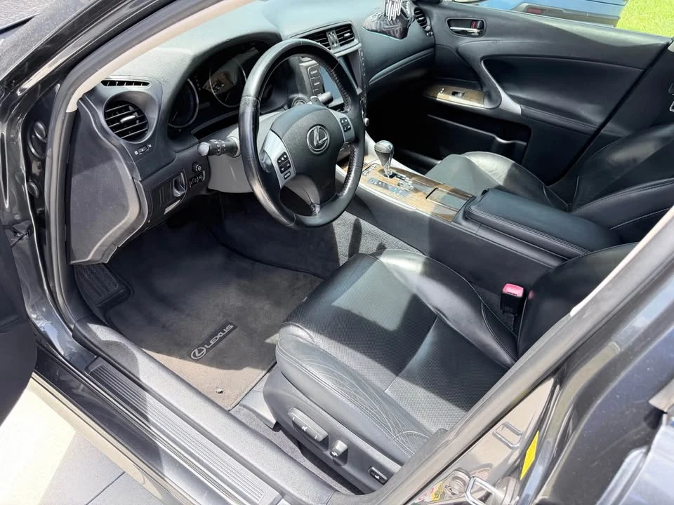2011 Lexus IS 2nd Gen - Image 6 of 17