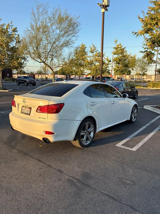 2011 Lexus IS 2nd Gen - Image 4 of 10