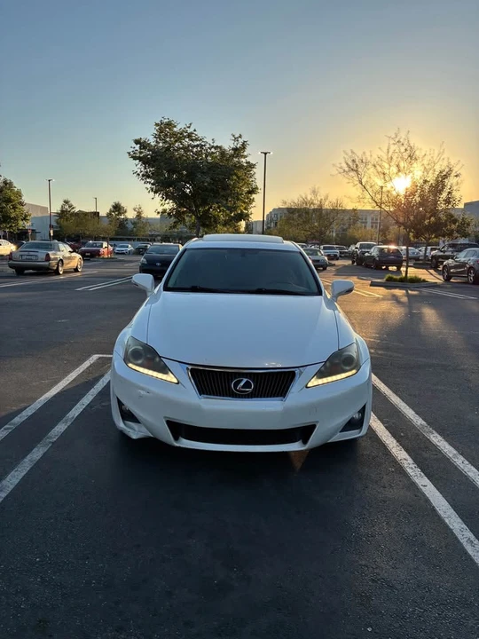 2011 Lexus IS 2nd Gen - Image 5 of 10