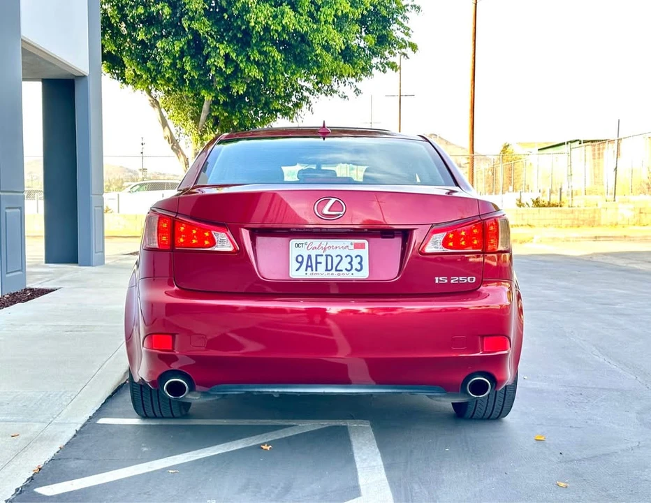 2011 Lexus IS 2nd Gen - Image 4 of 20