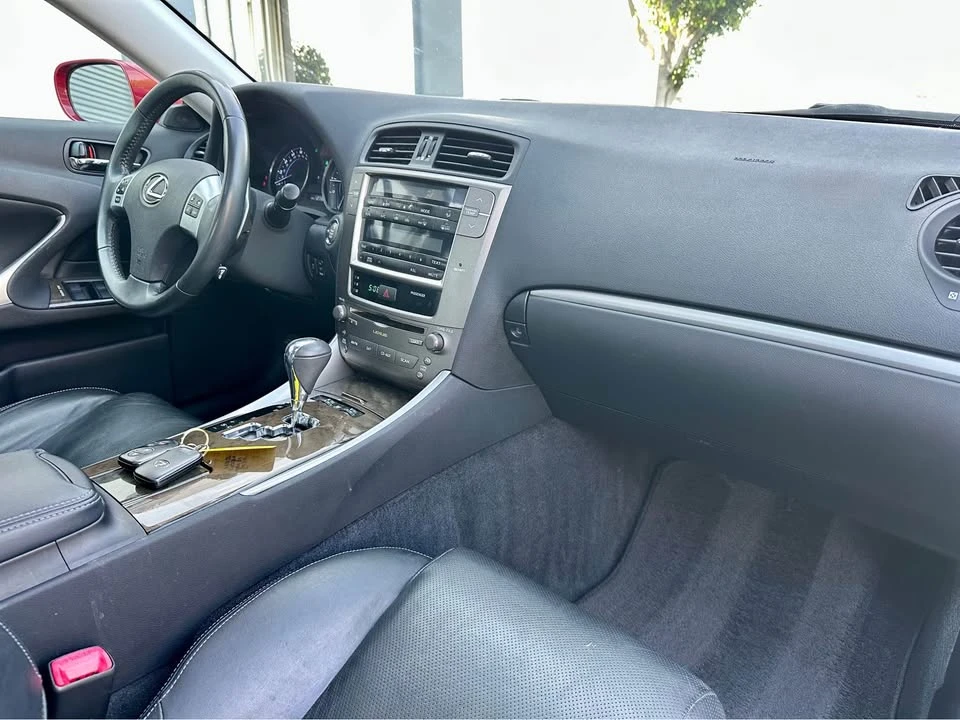 2011 Lexus IS 2nd Gen - Image 15 of 20