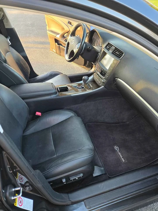 2011 Lexus IS 2nd Gen - Image 18 of 20