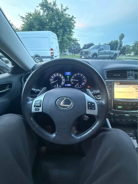2011 Lexus IS 2nd Gen - Image 17 of 20