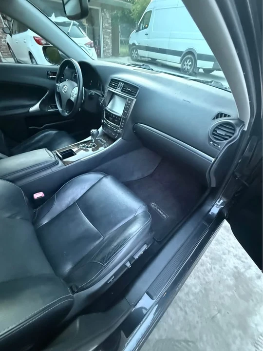 2011 Lexus IS 2nd Gen - Image 10 of 20