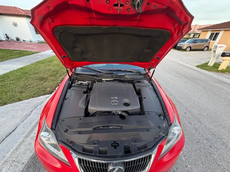 2011 Lexus IS 2nd Gen - Image 18 of 19