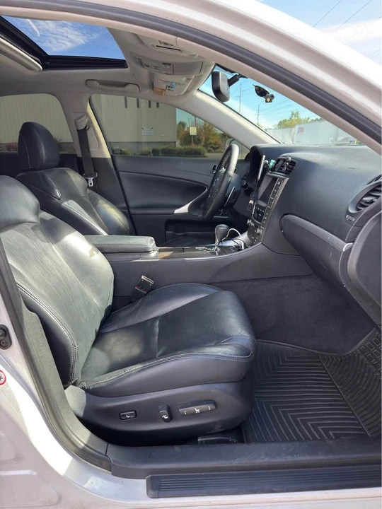2011 Lexus IS 2nd Gen - Image 8 of 10