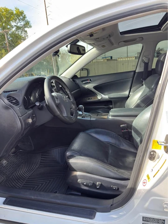 2011 Lexus IS 2nd Gen - Image 5 of 10