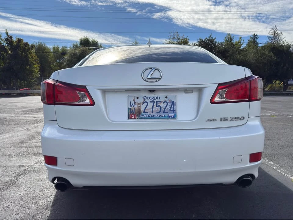 2011 Lexus IS 2nd Gen - Image 3 of 10