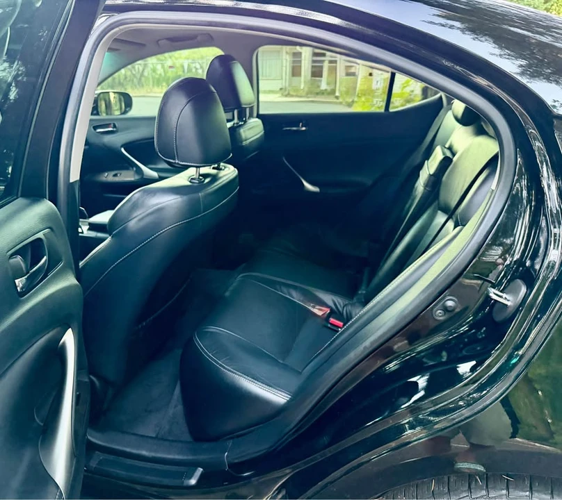 2011 Lexus IS 2nd Gen - Image 10 of 16