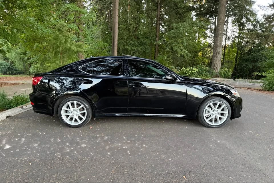 2011 Lexus IS 2nd Gen - Image 5 of 16