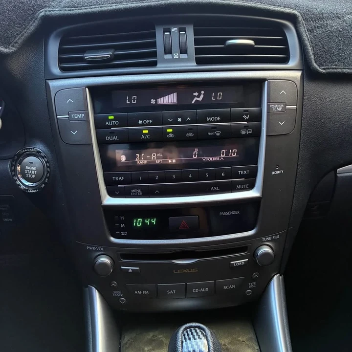 2011 Lexus IS 2nd Gen - Image 16 of 18