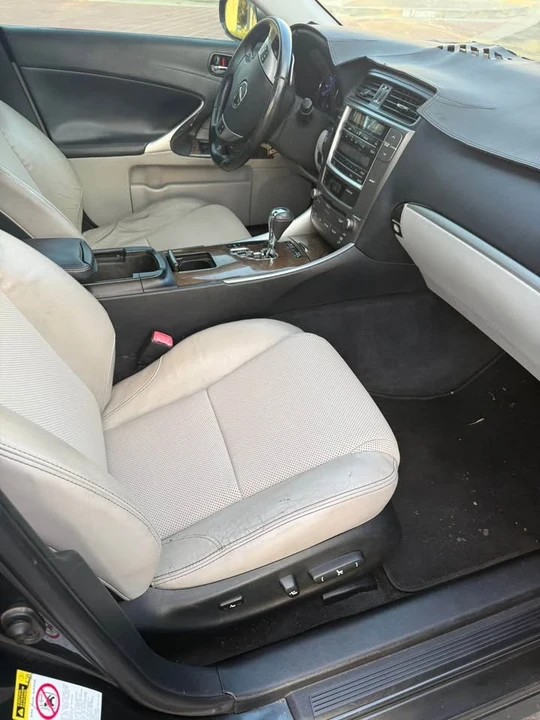 2011 Lexus IS 2nd Gen - Image 17 of 19