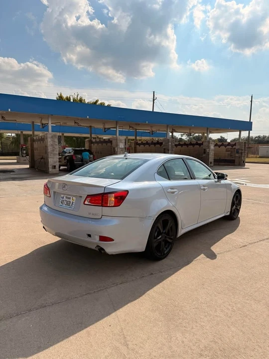 2011 Lexus IS 2nd Gen - Image 5 of 19