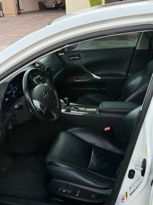 2011 Lexus IS 2nd Gen - Image 10 of 20