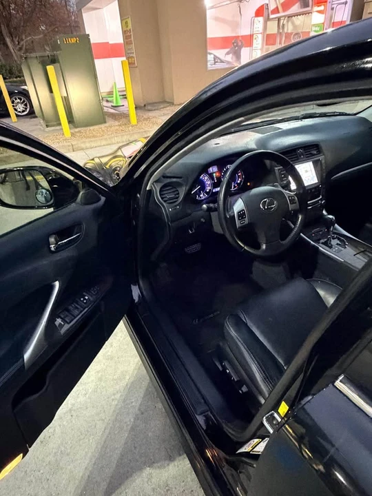 2011 Lexus IS 2nd Gen - Image 5 of 9