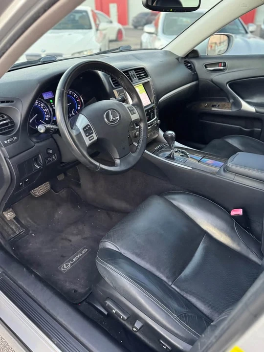 2011 Lexus IS 2nd Gen - Image 11 of 18