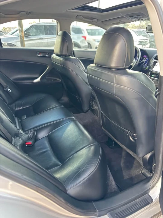 2011 Lexus IS 2nd Gen - Image 17 of 18