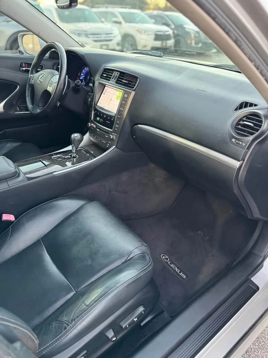 2011 Lexus IS 2nd Gen - Image 14 of 18