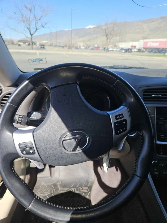 2011 Lexus IS 2nd Gen - Image 9 of 10