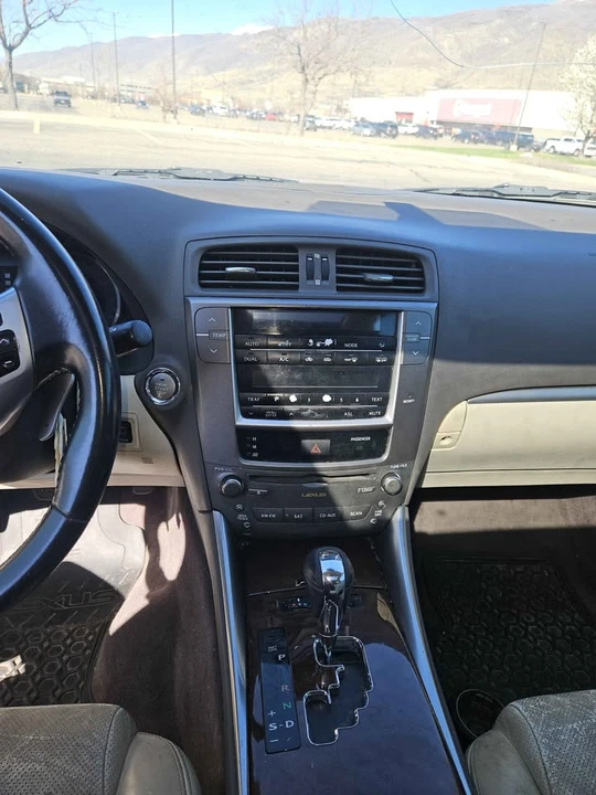 2011 Lexus IS 2nd Gen - Image 8 of 10