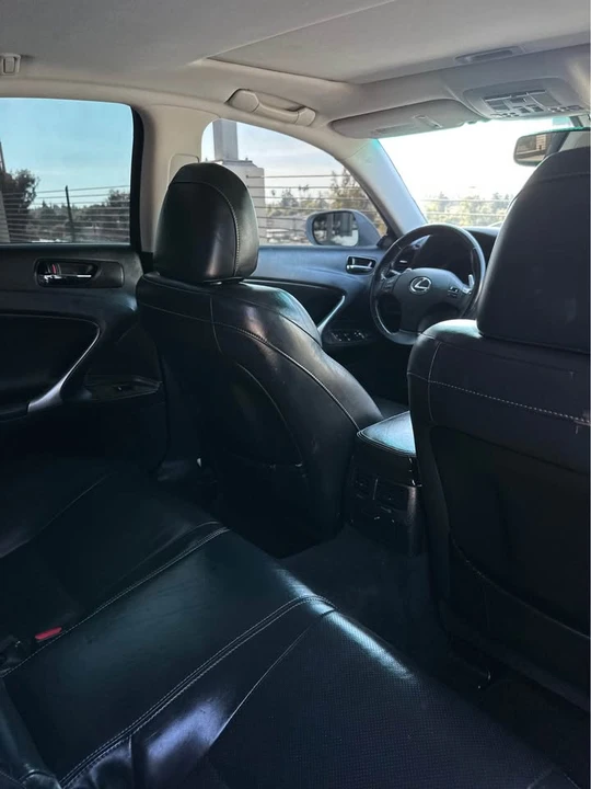 2011 Lexus IS 2nd Gen - Image 14 of 20