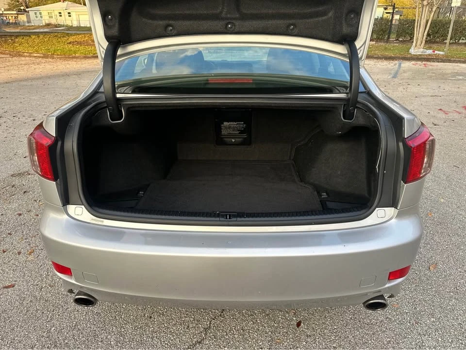 2011 Lexus IS 2nd Gen - Image 16 of 19