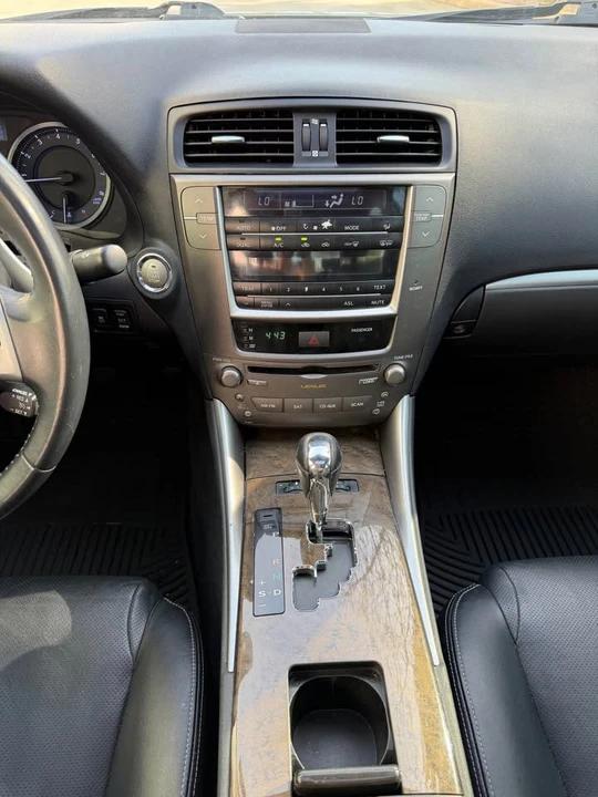 2011 Lexus IS 2nd Gen - Image 8 of 13