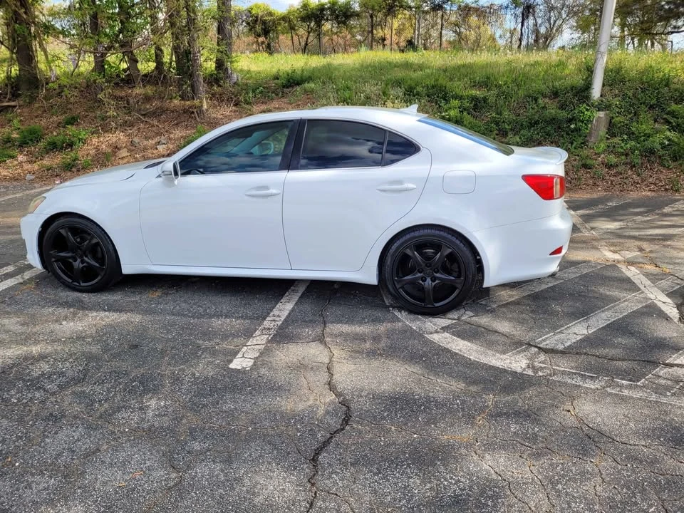 2011 Lexus IS 2nd Gen - Image 5 of 15