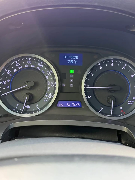 2011 Lexus IS 2nd Gen - Image 12 of 13