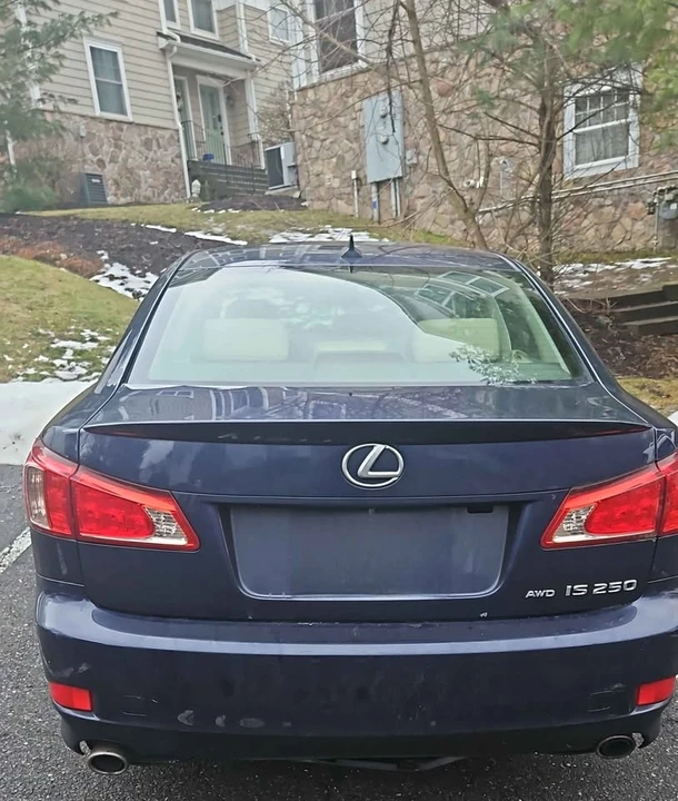 2011 Lexus IS 2nd Gen - Image 7 of 8