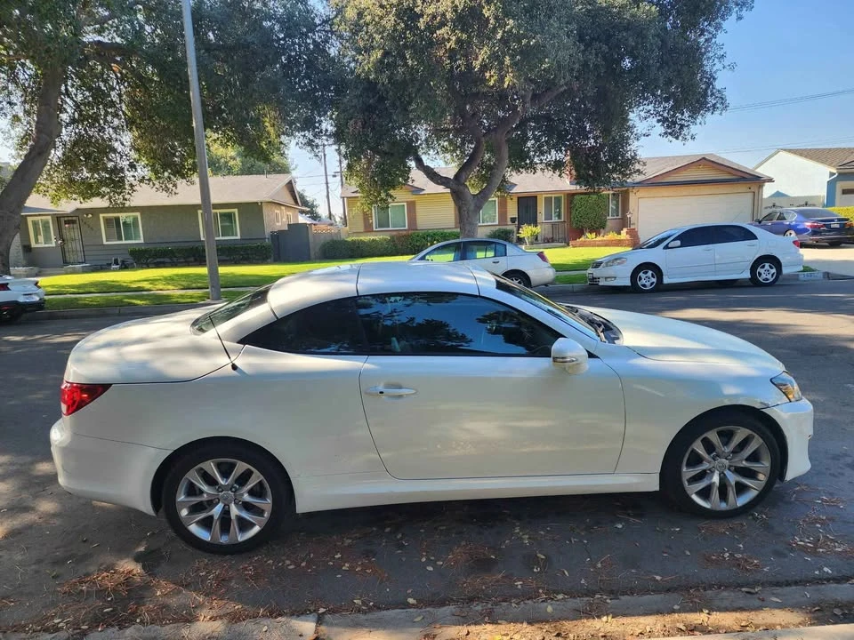 2011 Lexus IS 2nd Gen - Image 14 of 16