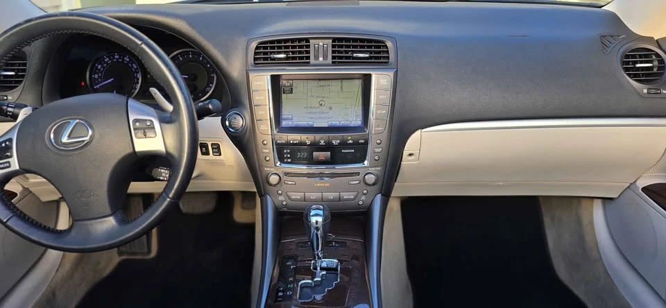2011 Lexus IS 2nd Gen - Image 8 of 19