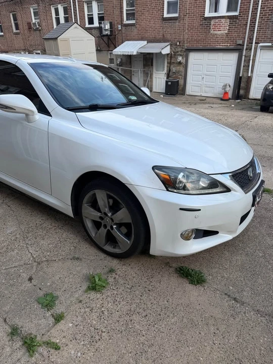 2011 Lexus IS 2nd Gen - Image 14 of 16