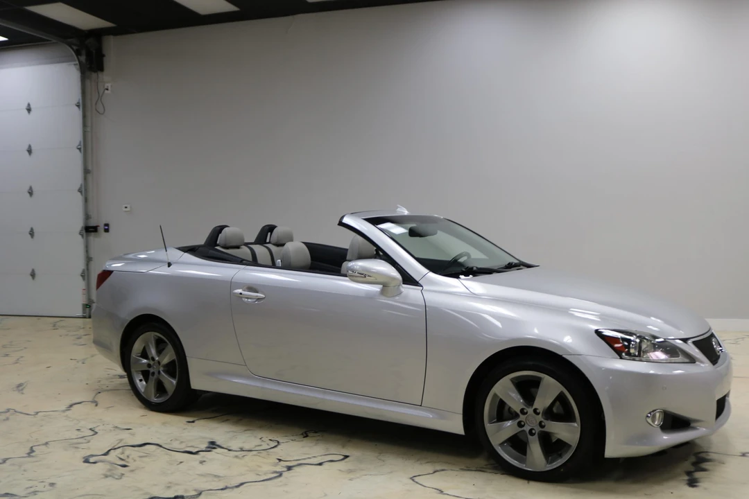 2011 Lexus IS 2nd Gen - Image 15 of 31