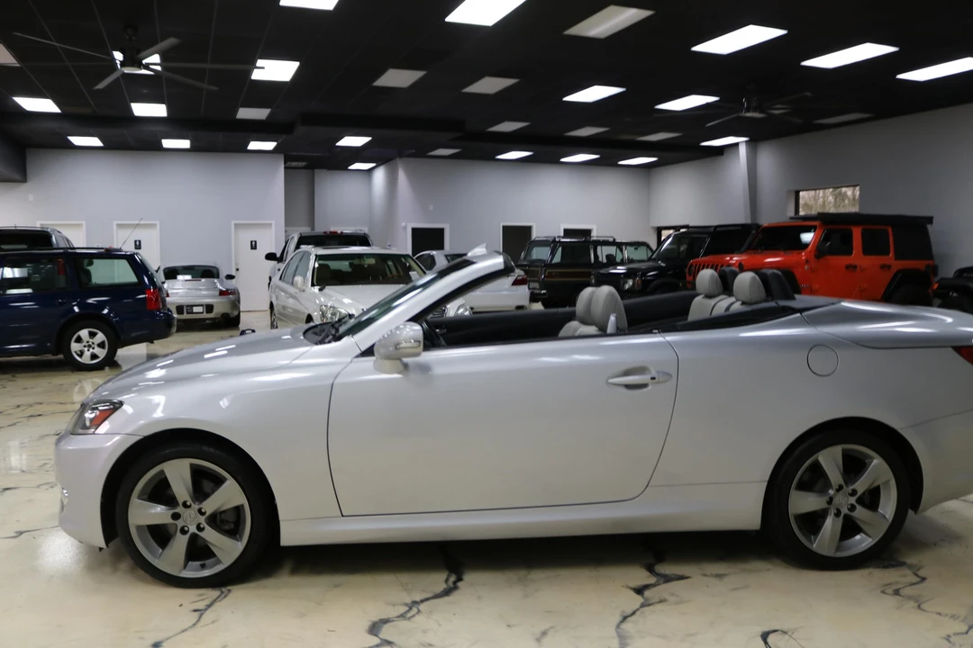 2011 Lexus IS 2nd Gen - Image 21 of 31