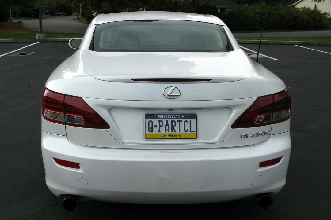 2011 Lexus IS 2nd Gen - Image 12 of 31