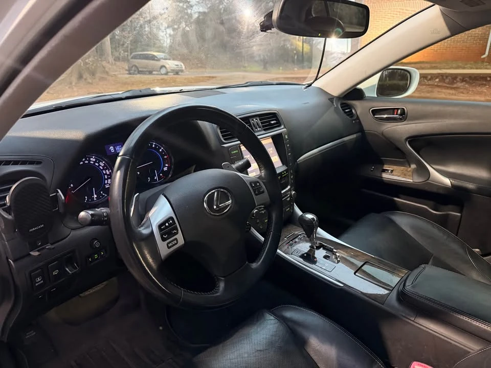 2011 Lexus IS 3rd Gen - Image 9 of 14