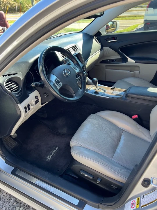 2011 Lexus IS 2nd Gen - Image 5 of 8