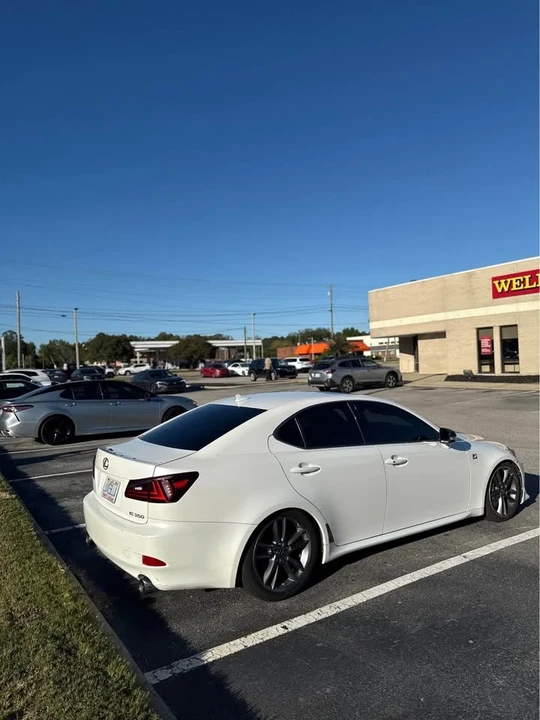 2011 Lexus IS 2nd Gen - Image 4 of 8