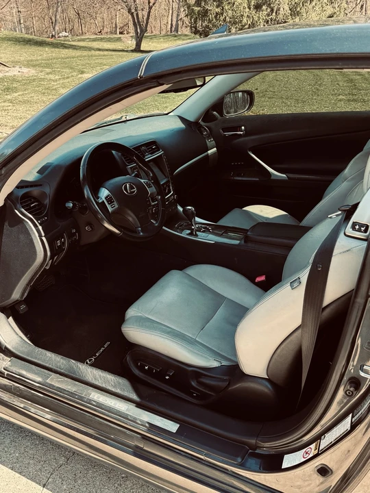2011 Lexus IS 2nd Gen - Image 9 of 13