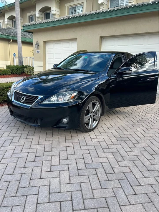2011 Lexus IS 2nd Gen - Image 4 of 6