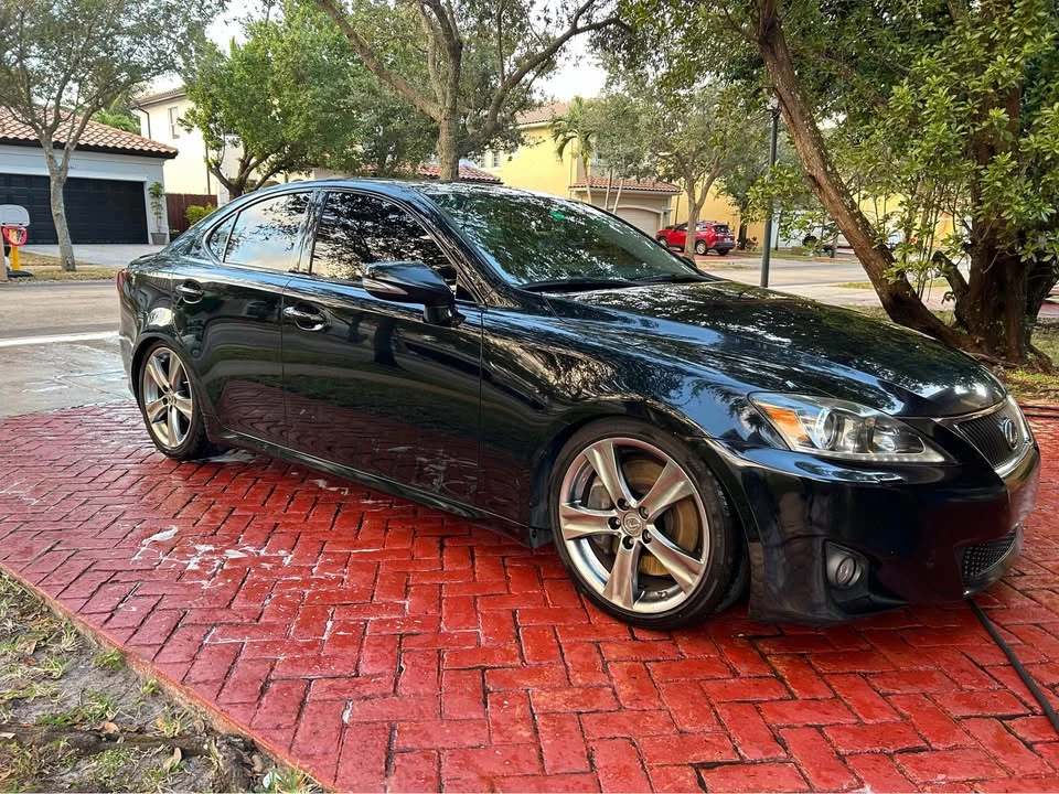 2011 Lexus IS 2nd Gen - Image 6 of 6