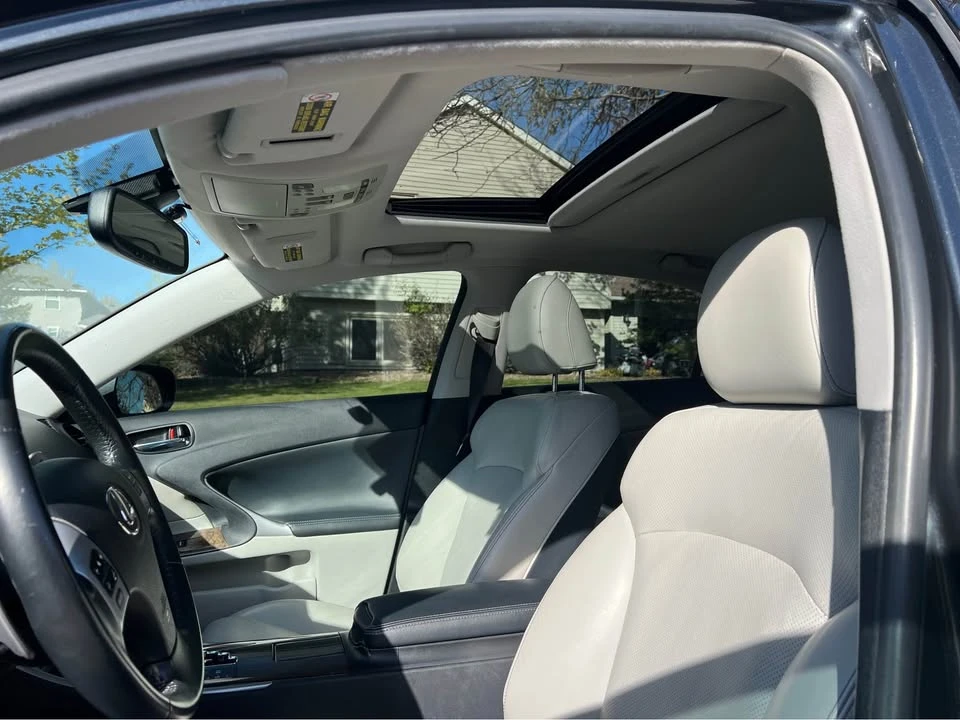 2011 Lexus IS 2nd Gen - Image 16 of 20