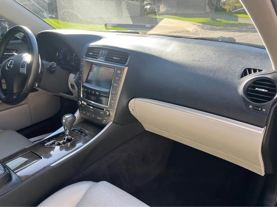 2011 Lexus IS 2nd Gen - Image 17 of 20