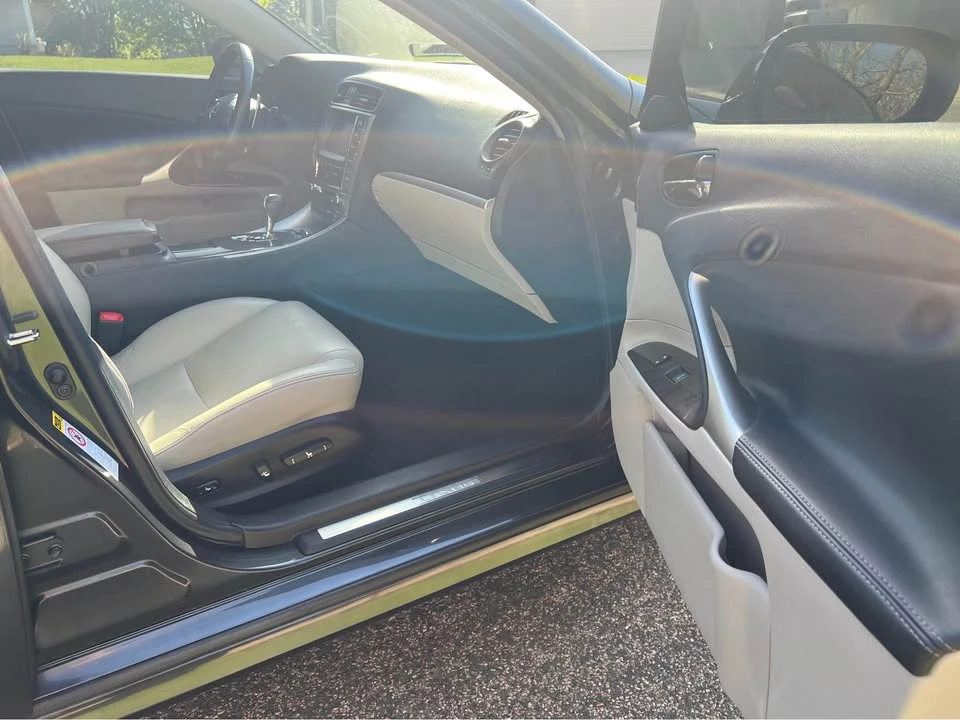 2011 Lexus IS 2nd Gen - Image 14 of 20